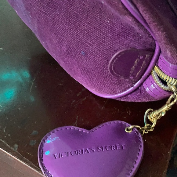 Victoria’s Secret LOVE handbag purple velvet - Picture 7 of 10
